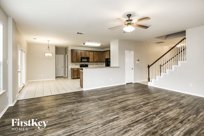 Building Photo - 429 Emerald Creek Dr