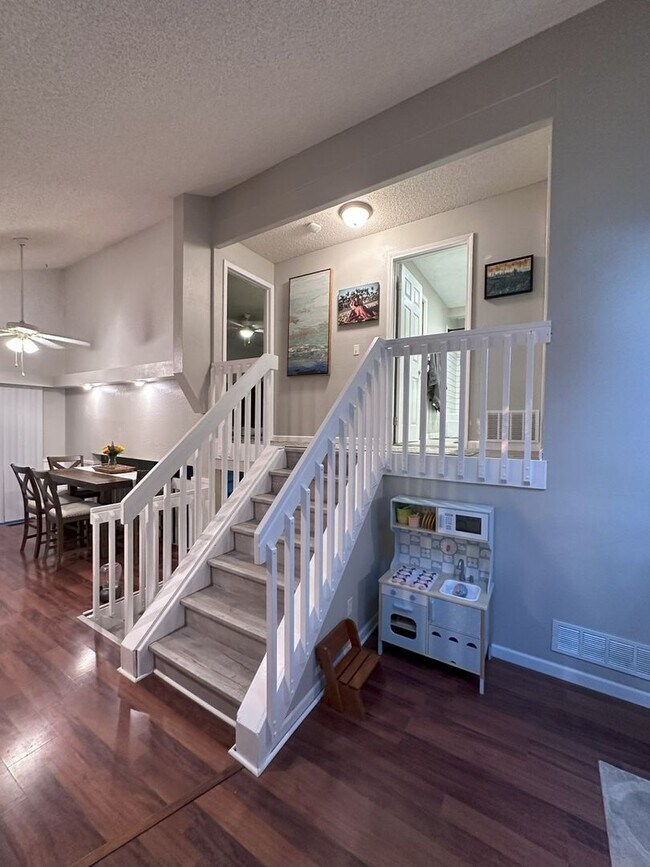 Foto del edificio - Charming 3BR House in Aurora