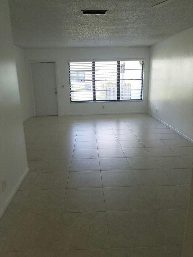 Foto del edificio - 431 Jupiter Lakes Blvd