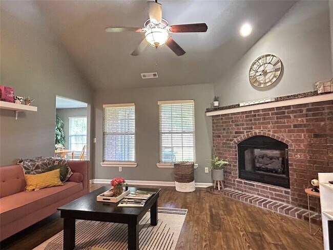 Building Photo - 4054 W Olive Tree Dr