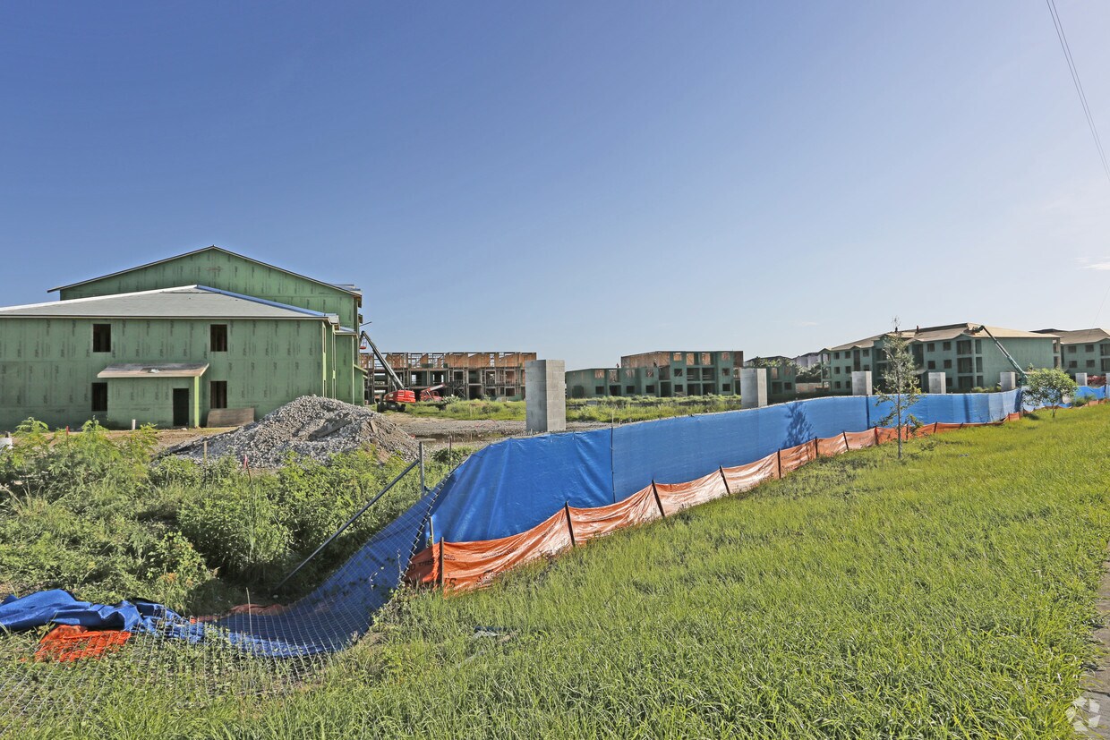 Foto del edificio - 4151 Winkler Ave