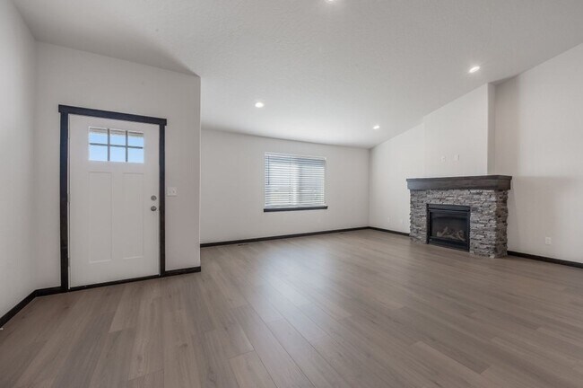 Foto del edificio - NEW Brookshire home 4 bed 2 bath