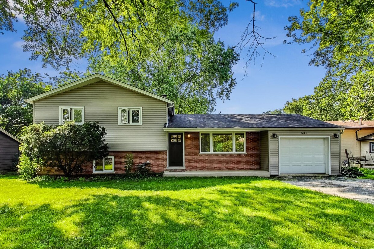 Foto principal - 22W531 Burr Oak Dr