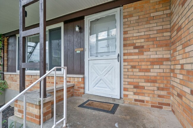 Building Photo - Green Twp- 3 bed 2 bath in OHSD