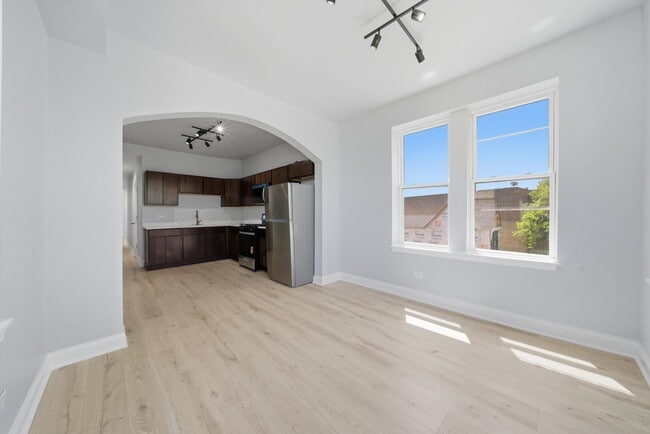 Foto del edificio - 541 N Lawndale Ave