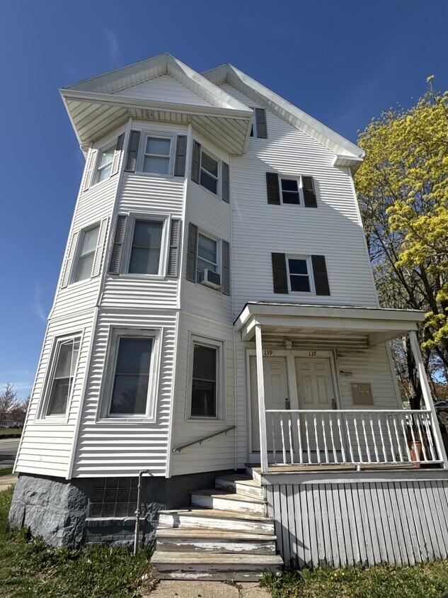 Foto del edificio - 137-139 Perry St