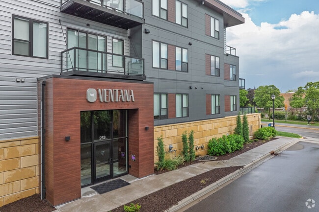 Building Photo - Ventana Wayzata