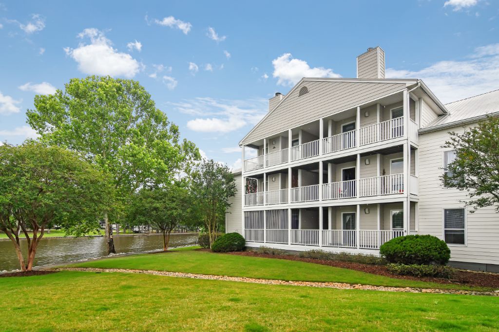 Lakeshore Pointe Apartment Homes Apartments in Brandon, MS