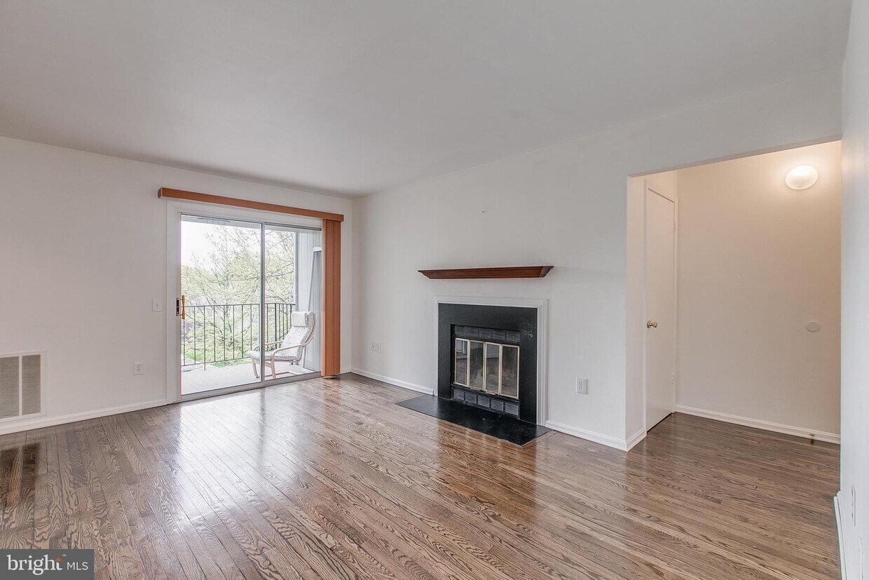 20220 Shipley Terrace Unit 8C301, Germantown, MD 20874 Condo for