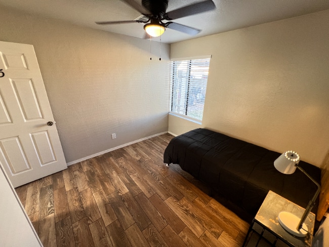 Photo - 3645 W Hadley St House