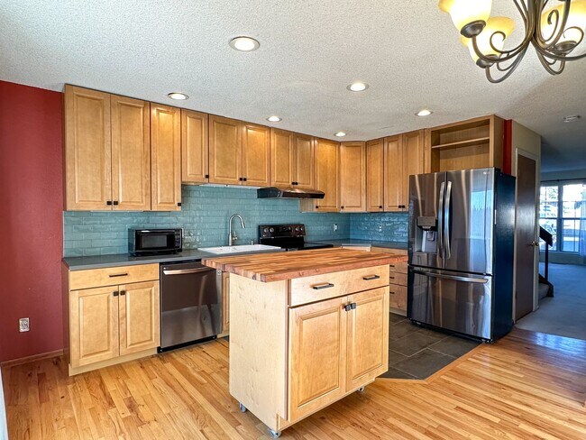 Foto del edificio - Beautiful TownHome Near Chatfield Reservoir