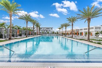 Building Photo - 6410 NW 102nd Path