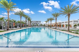 Building Photo - 6410 NW 102nd Path