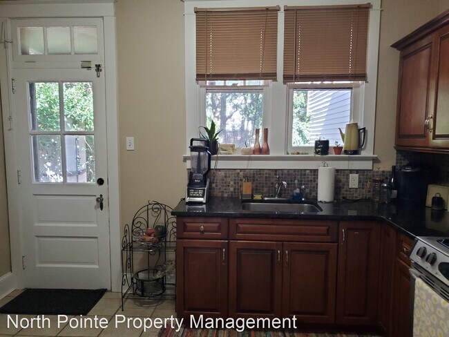 Building Photo - 2 br, 1.5 bath House - 527 W. Lemon St.