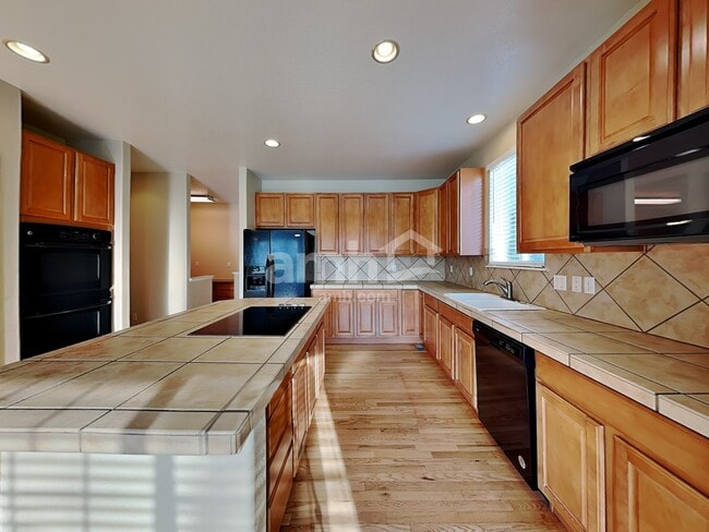 Building Photo - 17827 Domingo Dr