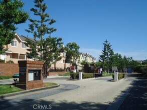 Building Photo - 2800 Plaza del Amo
