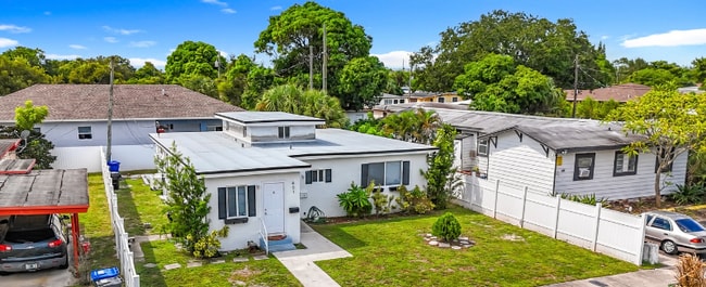 Building Photo - 401 NW 16th Ave