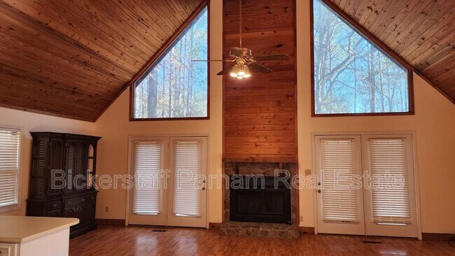 Foto del edificio - 1033 Lick Skillet Rd