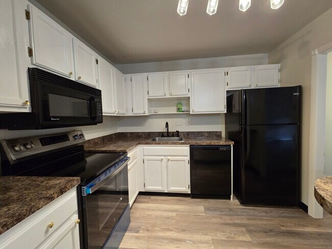 Foto del edificio - 1209 Cromwell Hills Dr