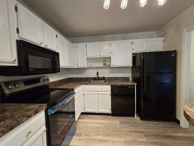 Building Photo - 1209 Cromwell Hills Dr
