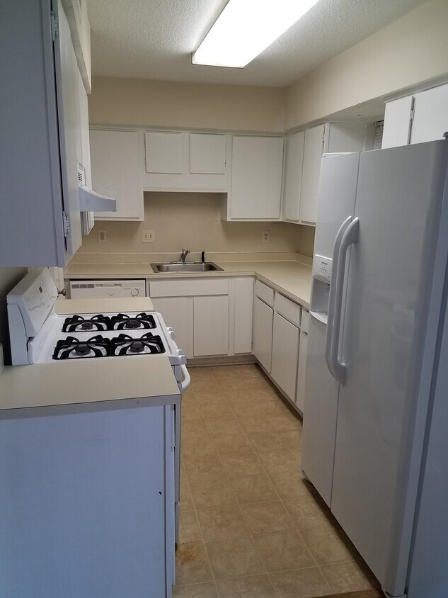 Foto del edificio - Great Location for Townhome in Marietta 30064