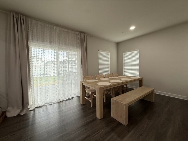 Dining area - 11218 Wheeler Ridge Dr