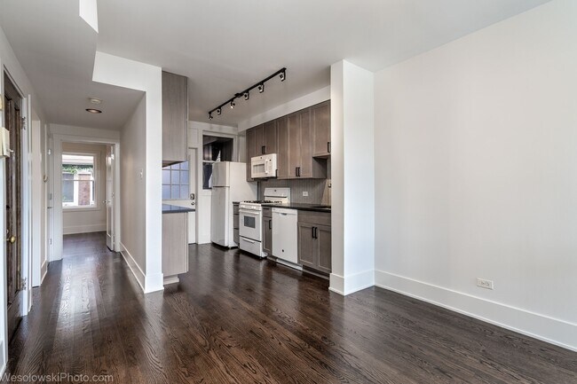 Foto del edificio - 2608 W Montrose Ave
