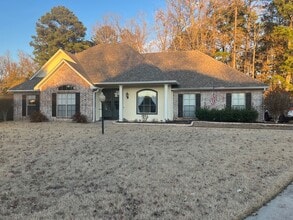 Building Photo - 472 Grand Oaks Dr