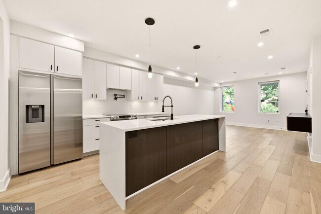 Foto del edificio - 320 Webster St NW