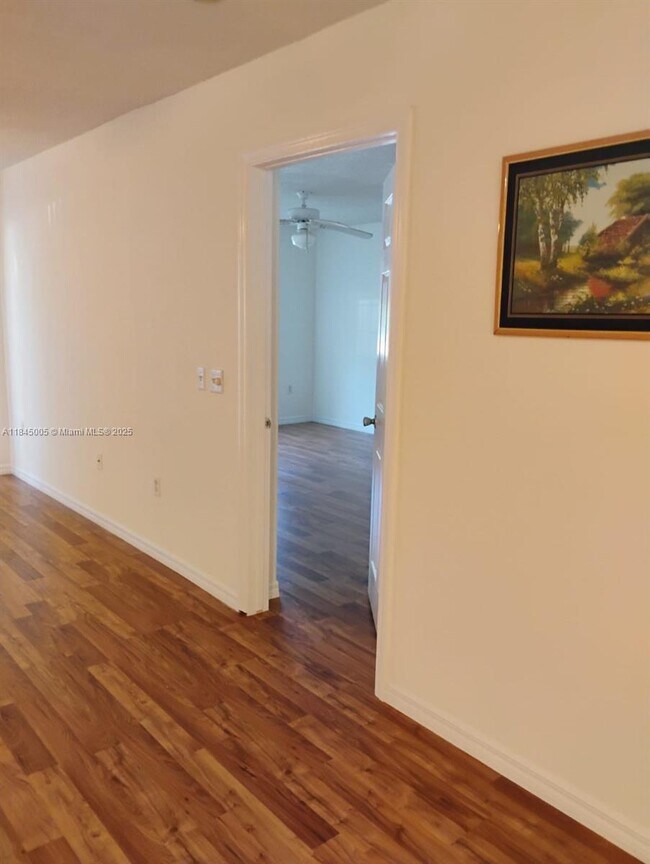 Foto del edificio - 5031 Wiles Rd
