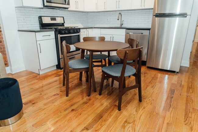 Foto del edificio - Bushwick Exposed brick, 23 mins to Manhatt...