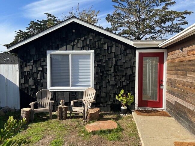 Building Photo - AVAILABLE NOW  - Updated Home in Los Osos ...