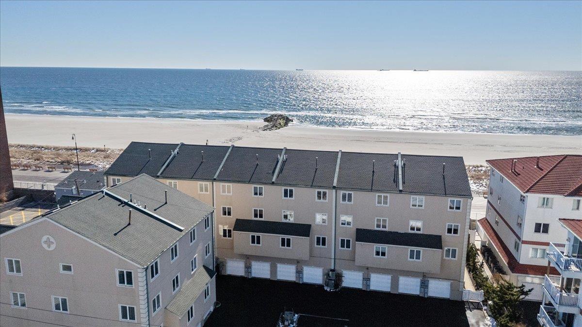 Primary Photo - 422 Oceanfront