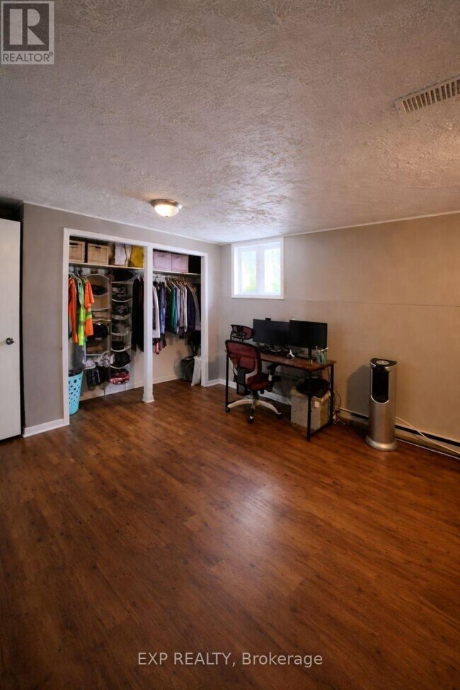 Photo du bâtiment - 898 Belvédère Ave