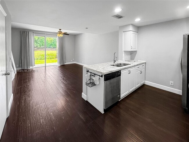 Building Photo - 1606 Veracruz Ln