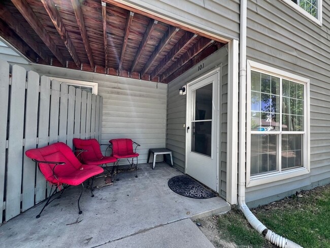 Foto del edificio - Great Campus West 2 Bed 1 Bath Available!