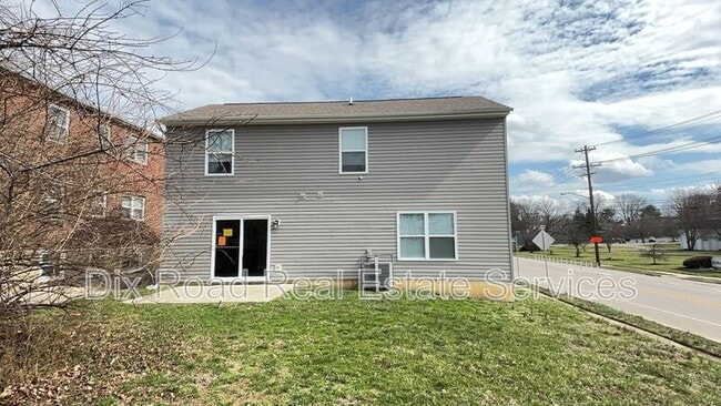 Building Photo - 6001 Yosemite Dr