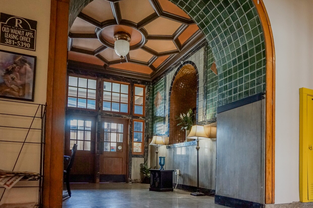Old Walnut 504 N Elm St Grand Island, NE Apartments for Rent in