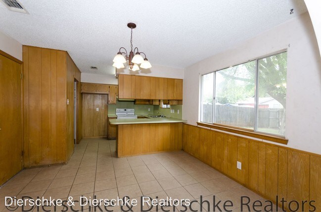 Building Photo - 3849 Sandstone Rd