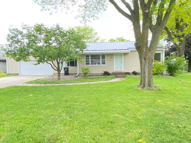 Foto del edificio - Now leasing for May 2026! Four Bed/Two Bath