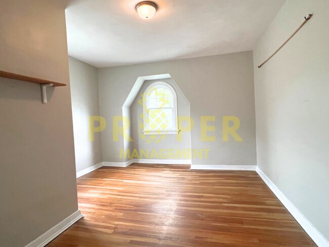 Foto del edificio - 3 bedrooms 1 bathrooms house for rent