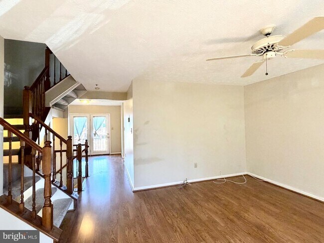 Foto del edificio - 4325 Ambrose Ct