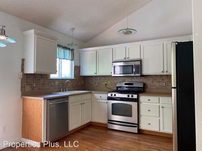Building Photo - 3 br, 2 bath House - 2380 S Gibraltar Way