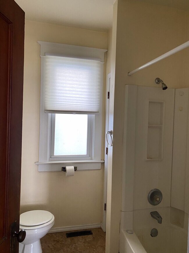 Foto del edificio - Cute 2 bedroom house with fenced yard