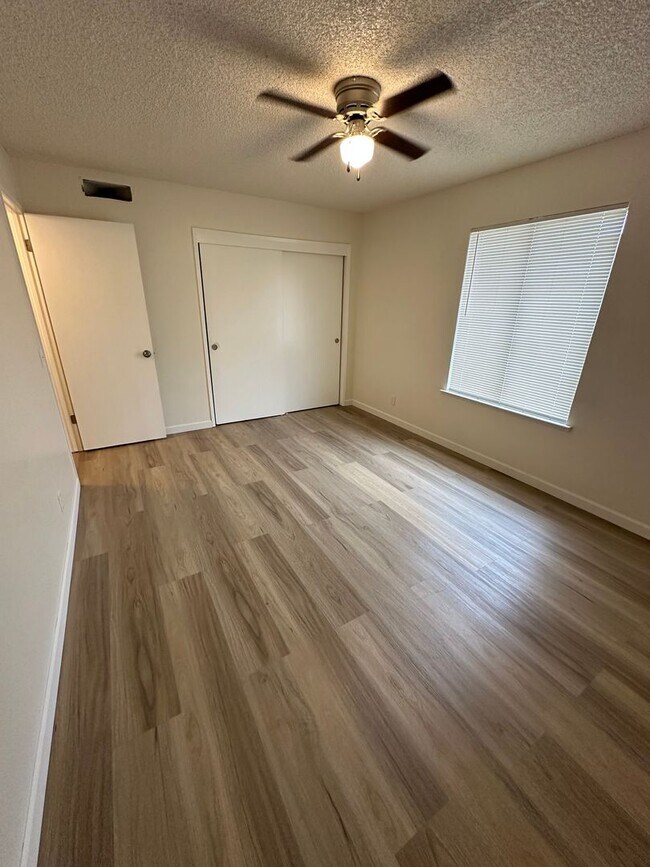 Building Photo - 371 Florinda St