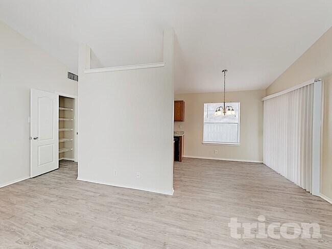 Building Photo - 4014 Sparrow Lake