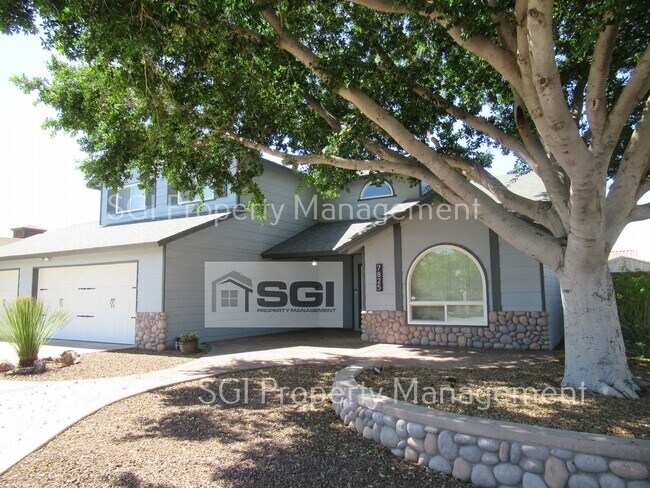 Foto del edificio - 3 BEDROOM PEORIA HOME ON ENORMOUS LOT!!
