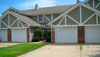 Building Photo - 3567 NE Independence Ave