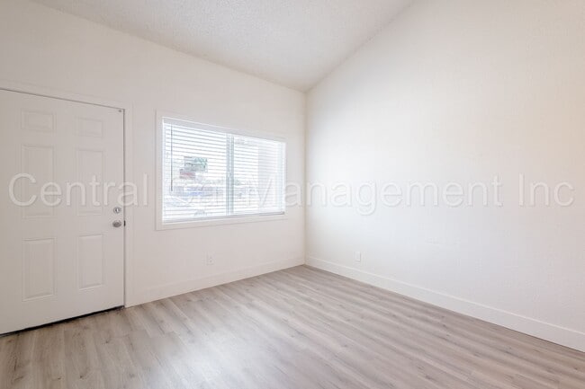 Foto del edificio - 1244 Virginia Ave