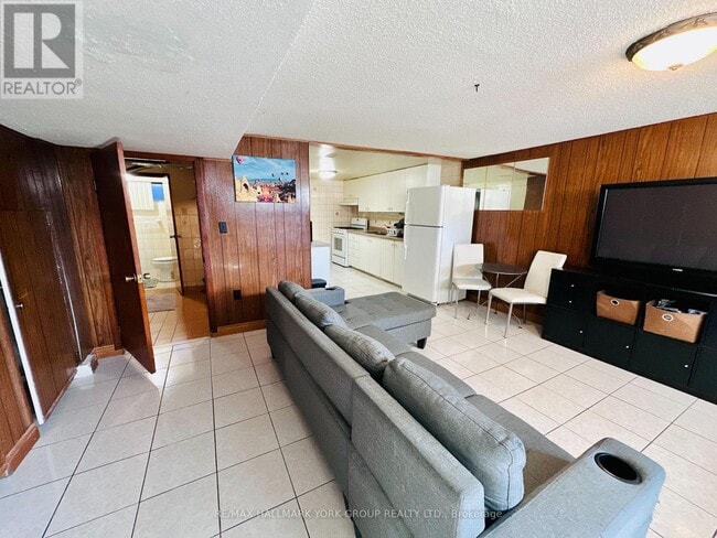 Building Photo - 29 Peterdale Rd